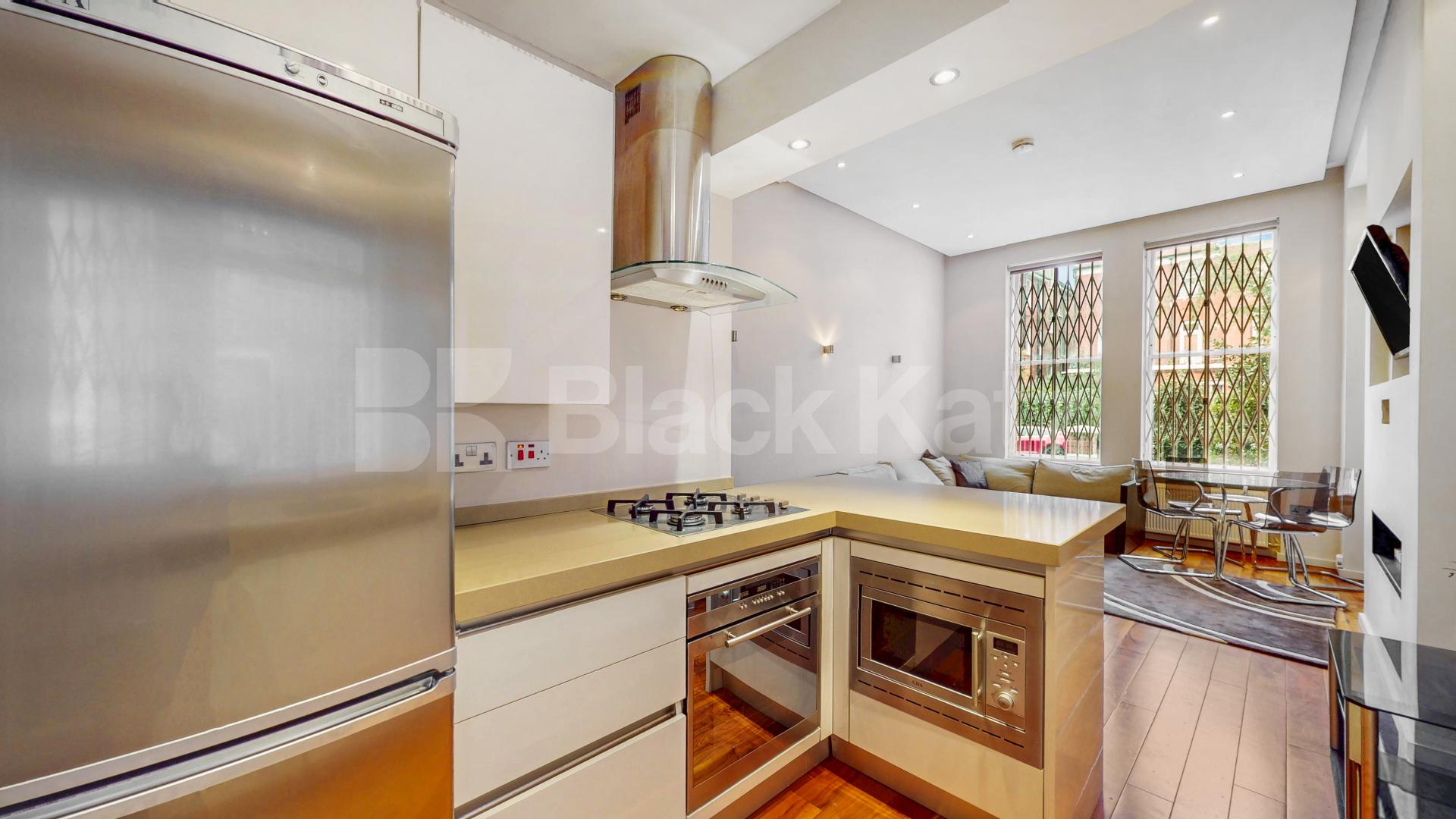 Modern Garden Flat Compayne Gardens, South Hampstead